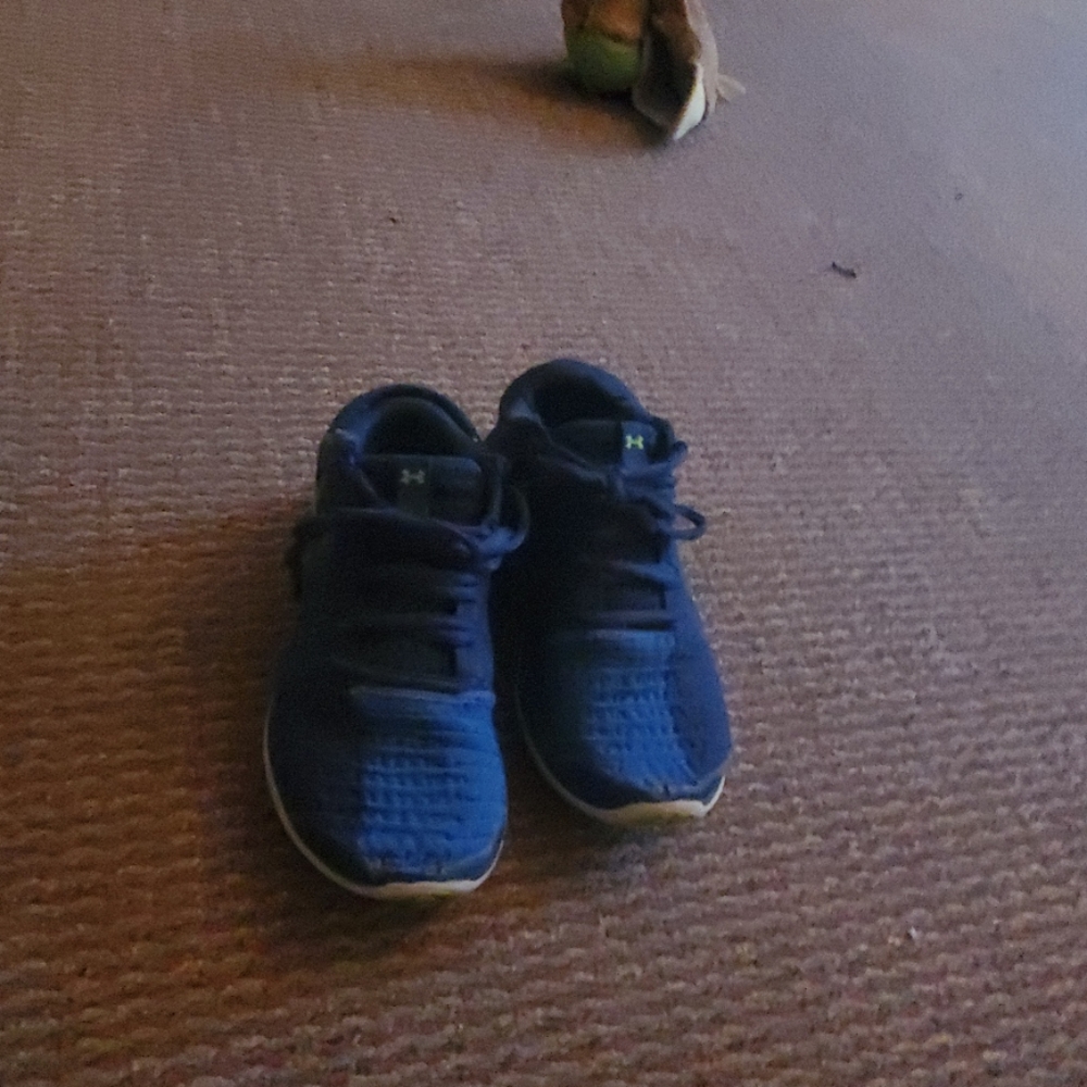 Under armour blue sneakers 4y